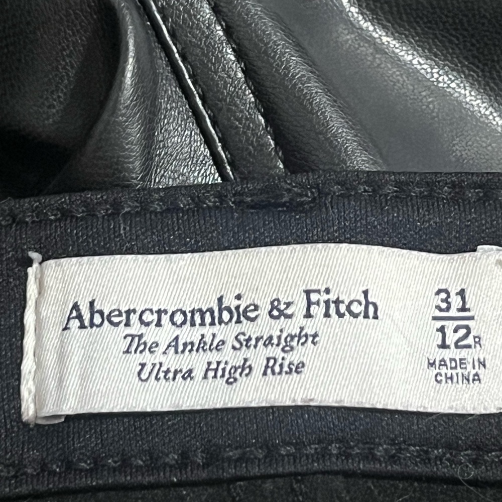 Abercrombie & Fitch Mixed Fabric Ultra High Rise Ankle Straight Jean - Picture 10 of 12